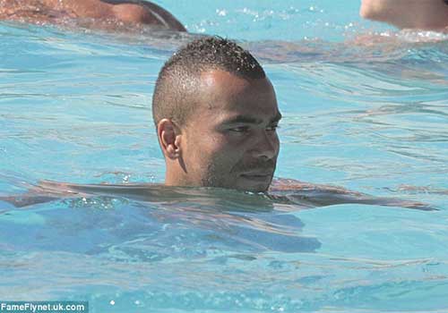 Sao Chelsea ăn chơi ở Marbella - 5