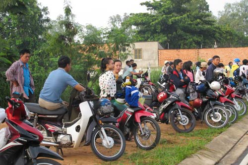 Thí sinh làm thủ tục dự thi ĐH đợt 2 - 10