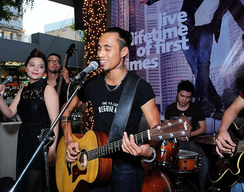 Phạm Anh Khoa cháy hết mình với rock - 4