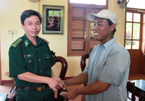 Ngư dân Đà Nẵng bắt được hải cẩu 30kg - 4