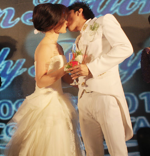 Đám cưới Đan Trường tại VN gây chú ý - 10