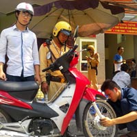 Tin tức trong ngày - Sĩ tử viết thư cảm ơn CSGT