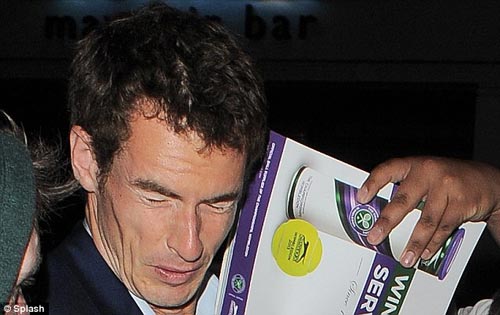 Murray bị CĐV "tấn công" - 1