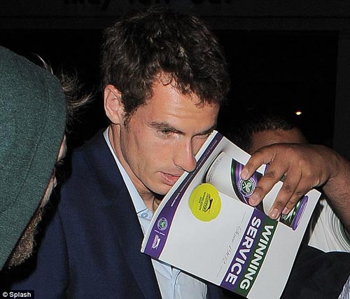 Murray bị CĐV "tấn công" - 2