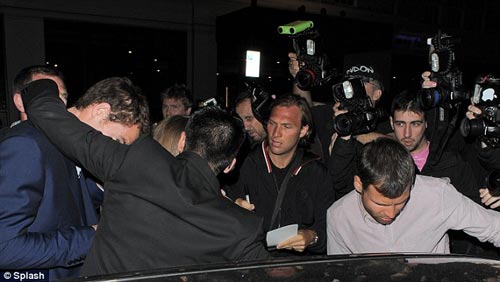 Murray bị CĐV "tấn công" - 6