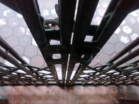 Chiêu trò đột nhập của giới đạo chích - 2