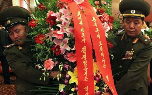 TQ tặng tượng sáp Kim Jong-il cho Triều Tiên - 2