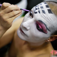 Bí quyết làm đẹp - Ngạc nhiên với màn hóa gái nhờ make up
