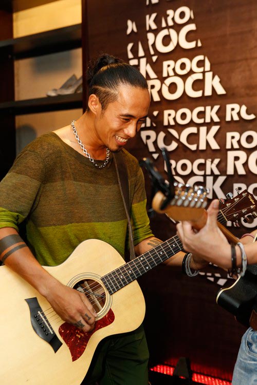 Thanh Hoài sexy với váy lệch vai - 14