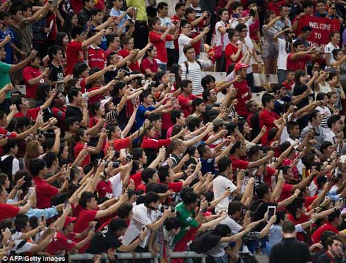 Moyes hành xử giống Ferguson - 9