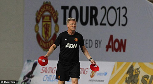 Moyes hành xử giống Ferguson - 3
