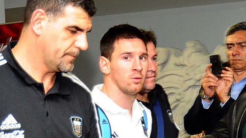 Đến lượt Messi bức xúc với Barca - 1