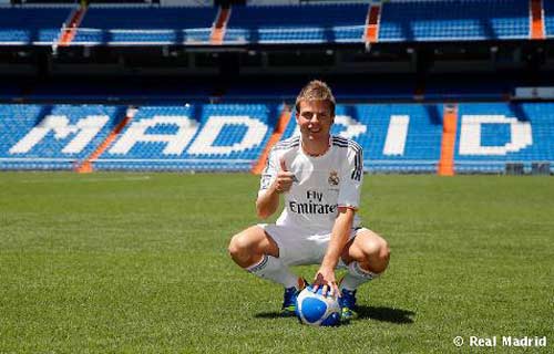 “Tiểu Alonso” chính thức ra mắt tại Real - 3