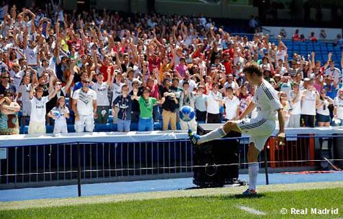 “Tiểu Alonso” chính thức ra mắt tại Real - 2