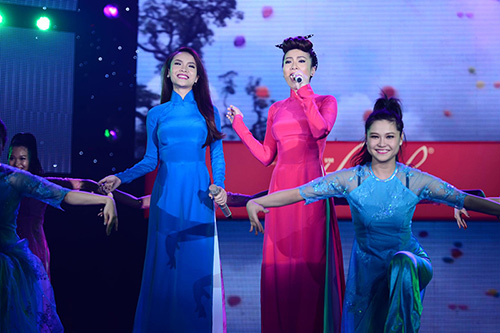 Thủy Tiên khiến khán giả không chớp mắt - 4