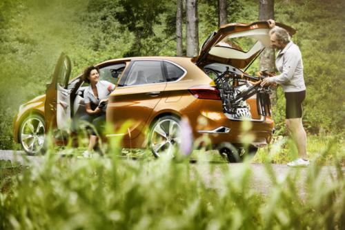 BMW Concept Active Tourer: Đẹp nhưng không sản xuất - 11