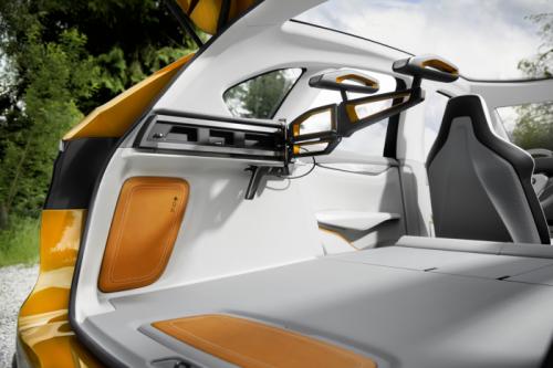BMW Concept Active Tourer: Đẹp nhưng không sản xuất - 13