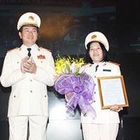 Tin tức trong ngày - Lần đầu tiên có nữ Thiếu tướng Công an