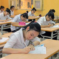 Giáo dục - du học - Vì sao hạ điểm chuẩn vào lớp 10 của Hà Nội?