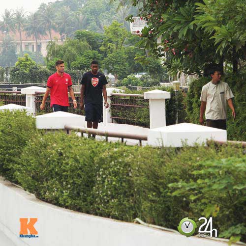 Fan Việt khiến Arsenal "thót tim" - 2