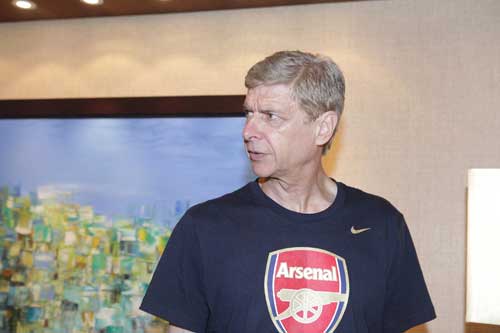 Fan Việt khiến Arsenal "thót tim" - 2