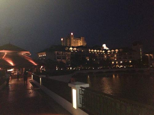 Sao Arsenal & fan Việt: Ngạc nhiên chưa! - 2