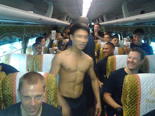 Tin vịt đặc biệt trận Việt Nam - Arsenal - 5