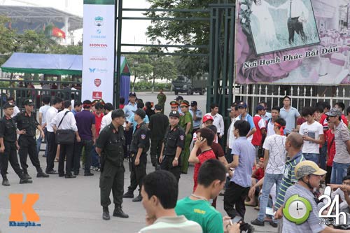 Arsenal tung áo và khuấy đảo Mỹ Đình - 6