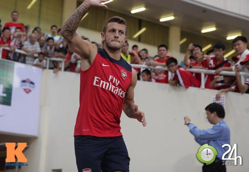 Arsenal tung áo và khuấy đảo Mỹ Đình - 10