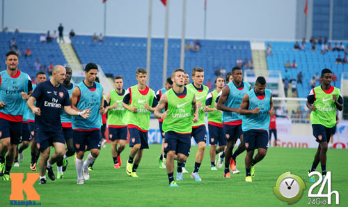 Mỹ Đình dậy sóng đón Pháo thủ - 12