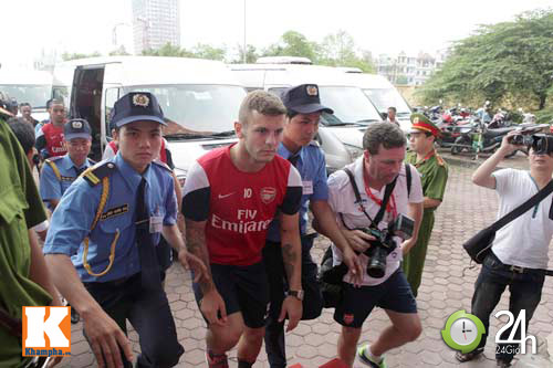 Arsenal: Điều ít biết về công tác bảo vệ - 2