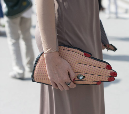 "Ngẫu hứng phố" với clutch cùng tín đồ - 16