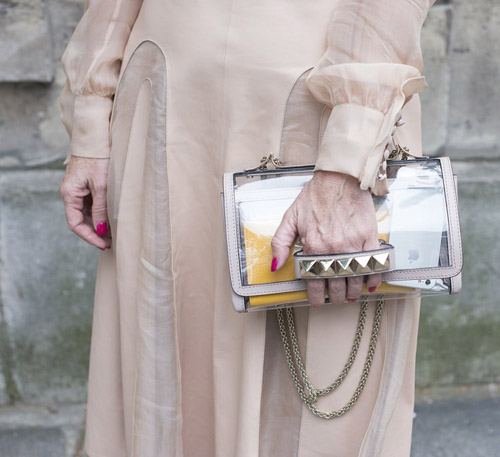 "Ngẫu hứng phố" với clutch cùng tín đồ - 6