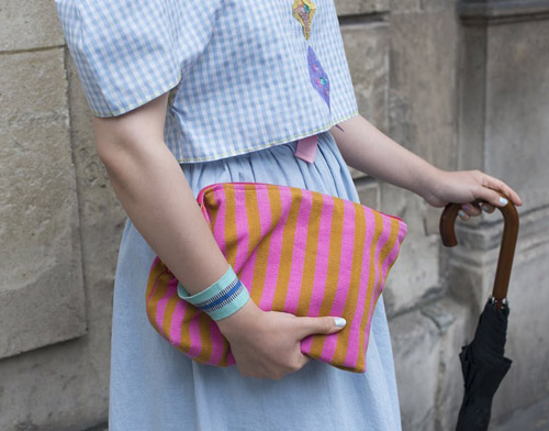 "Ngẫu hứng phố" với clutch cùng tín đồ - 9