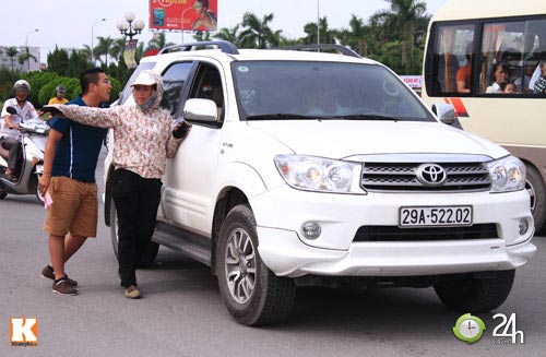 Bên lề VN - Arsenal: Ngày hội bóng đá - 2