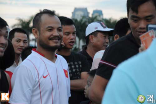 Bên lề VN - Arsenal: Ngày hội bóng đá - 9