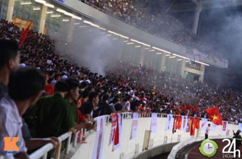 Bên lề VN - Arsenal: Ngày hội bóng đá - 5