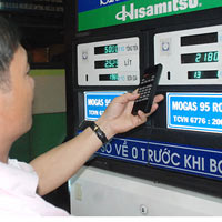 Tin tức trong ngày - Xăng tăng giá lên sát mức cao kỷ lục