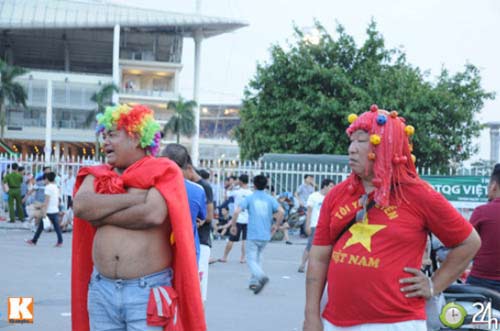Bên lề VN - Arsenal: Ngày hội bóng đá - 8
