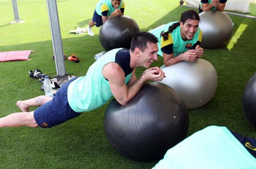 Messi: Đương đầu với sóng gió - 2