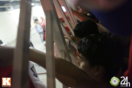 "Fan cuồng" lưu luyến tạm biệt Arsenal - 11