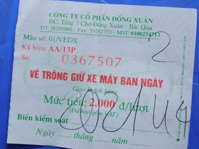 Trông xe tại HN: Bất lực trước nạn chặt chém - 2