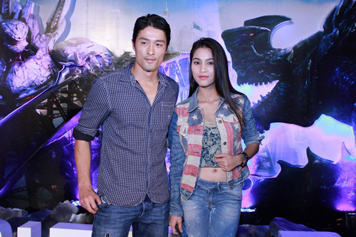 Trí Nguyễn lại đưa “người tình” đi xem phim - 3