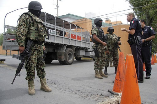 Thủy quân lục chiến đối đầu trùm ma túy (P3) - 3