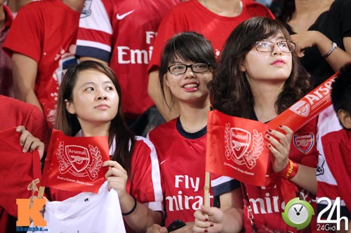 "Chân dài" cuồng nhiệt làm nóng Mỹ Đình - 4