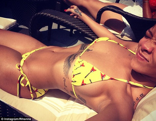 Vóc dáng "nhìn là mê" của mỹ nhân bikini - 7