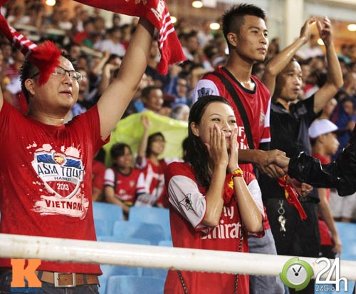 "Chân dài" cuồng nhiệt làm nóng Mỹ Đình - 13