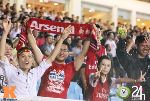 "Chân dài" cuồng nhiệt làm nóng Mỹ Đình - 12