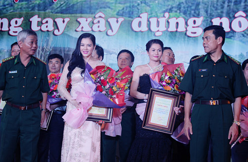 Lý Nhã Kỳ góp 1 tỷ xây dựng nông thôn mới - 9