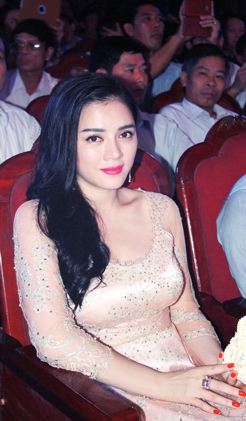 Lý Nhã Kỳ góp 1 tỷ xây dựng nông thôn mới - 2